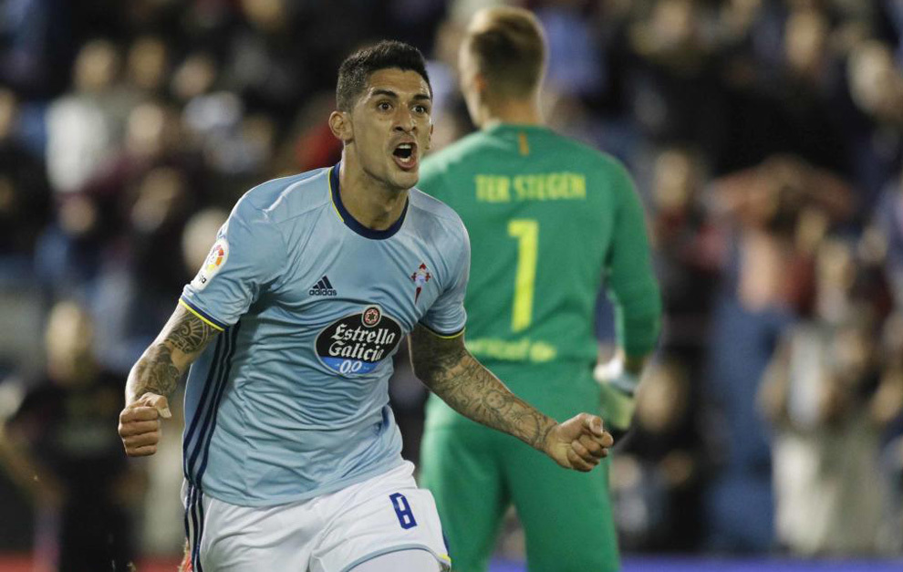 无敌了！39岁的胡尔克远距离任意球重炮破门！（宝刀未老！39岁胡尔克超远任意球重炮轰破球门）