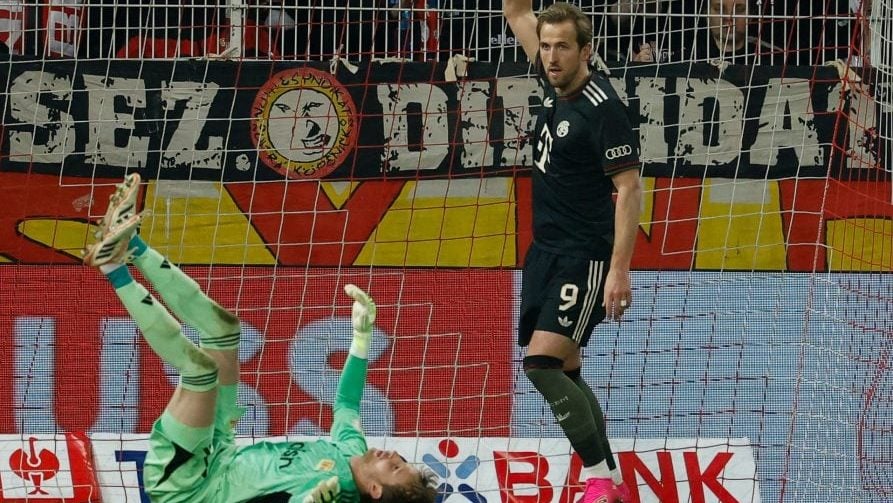 记者：蒯纪闻左臂疑似骨裂，刘浩帆膝盖内侧副韧带出现伤病（据报道，两名球员受伤：一人疑似左臂骨裂，另一人膝内侧副韧带受损）