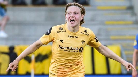 意甲奇妙世界：斯帕莱蒂与孔蒂的角色变换与霍伊伦德的惊艳表现（意甲奇境：斯帕莱蒂与孔蒂的角色切换，霍伊伦德闪耀全场）