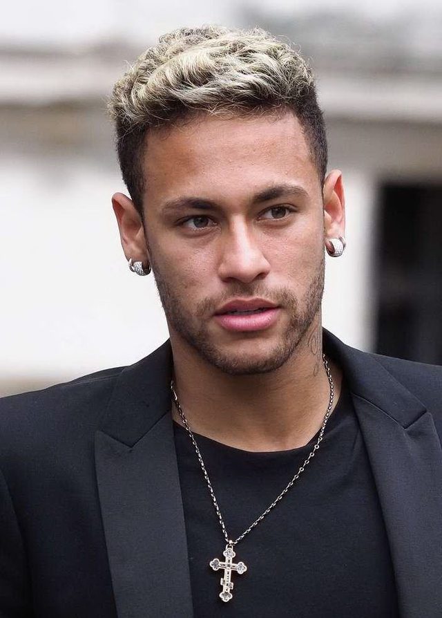 队报专栏：为什么托万选择重返法甲加盟朗斯？（队报观察：托万为何回归法甲并选择朗斯？）