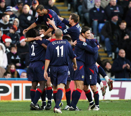 阿森纳vs拜仁：萨卡、埃泽首发，凯恩、奥利塞、卡尔出战（阿森纳对阵拜仁：萨卡、埃泽先发，凯恩、奥利塞、卡尔登场）