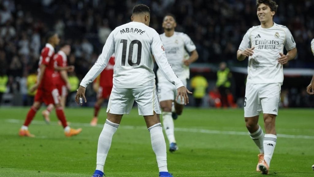 悲喜两重天！孙兴慜失点后表情极度痛苦，穆勒晋级后喜笑颜开（一喜一悲：孙兴慜点球失手痛苦难掩，穆勒晋级后喜形于色）