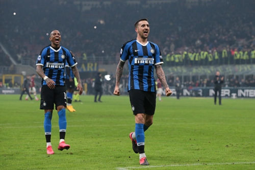 Shams：雄鹿球星字母哥因右小腿拉伤将缺席2-4周（Shams：雄鹿核心字母哥右小腿拉伤，预计缺阵2至4周）