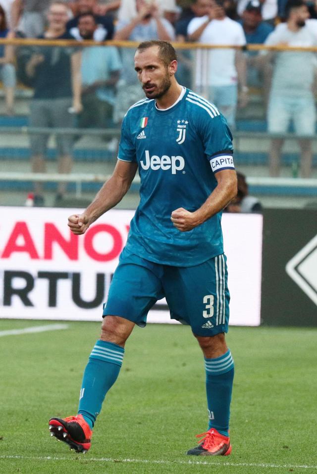 巴萨拖欠拜仁2000万莱万转会费？德雷森：已经付清了（德雷森回应巴萨欠款传闻：莱万转会费2000万已结清）