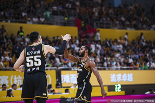 替补发威！勇士今天首发仅有1人得分上双，替补却有4人（板凳成关键！勇士首发仅一人上双，替补四人得分上双）