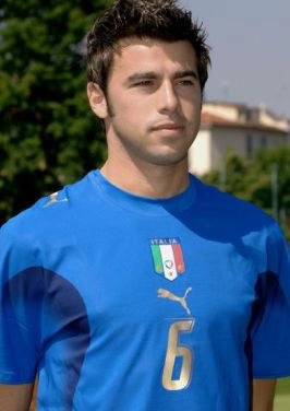 32岁老将复出！拒搭王楚钦怕网暴，乒超新赛季他能逆袭吗？（32岁老将回归！因网暴压力婉拒与王楚钦搭档，乒超新赛季能否上演逆袭？）