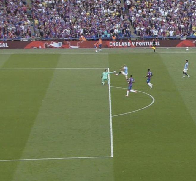 足球战术的新趋势：全能化（全能化引领足球战术新风向）