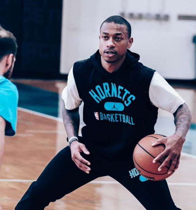 年轻才俊 年轻才俊